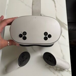 Meta Quest 3 VR Headset and Controllers
